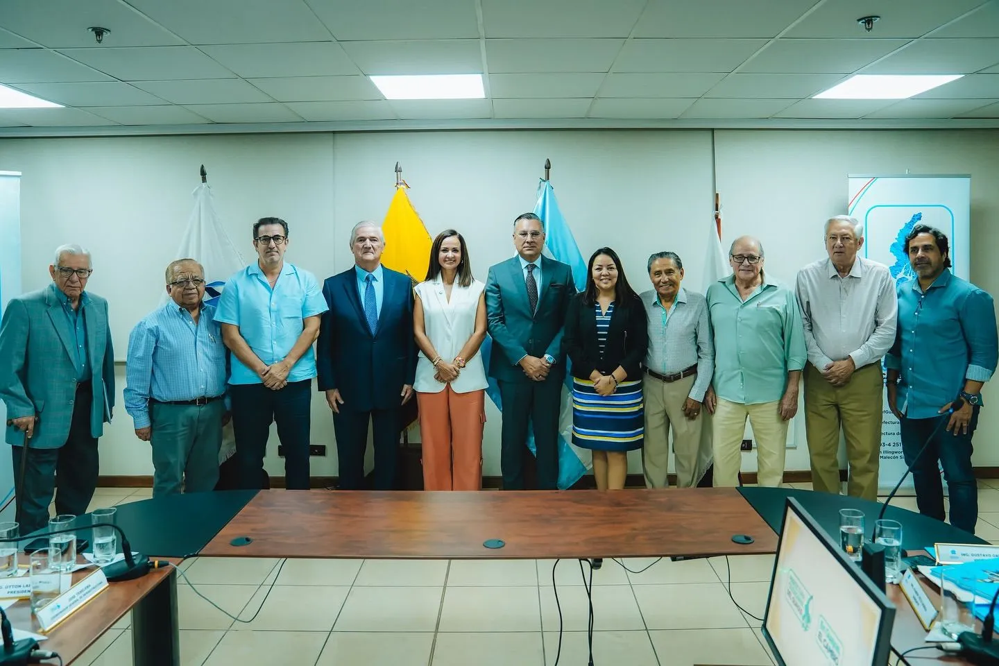 Prefectura del Guayas destina 70% del presupuesto a obras en reunión con la Cámara de la Construcción