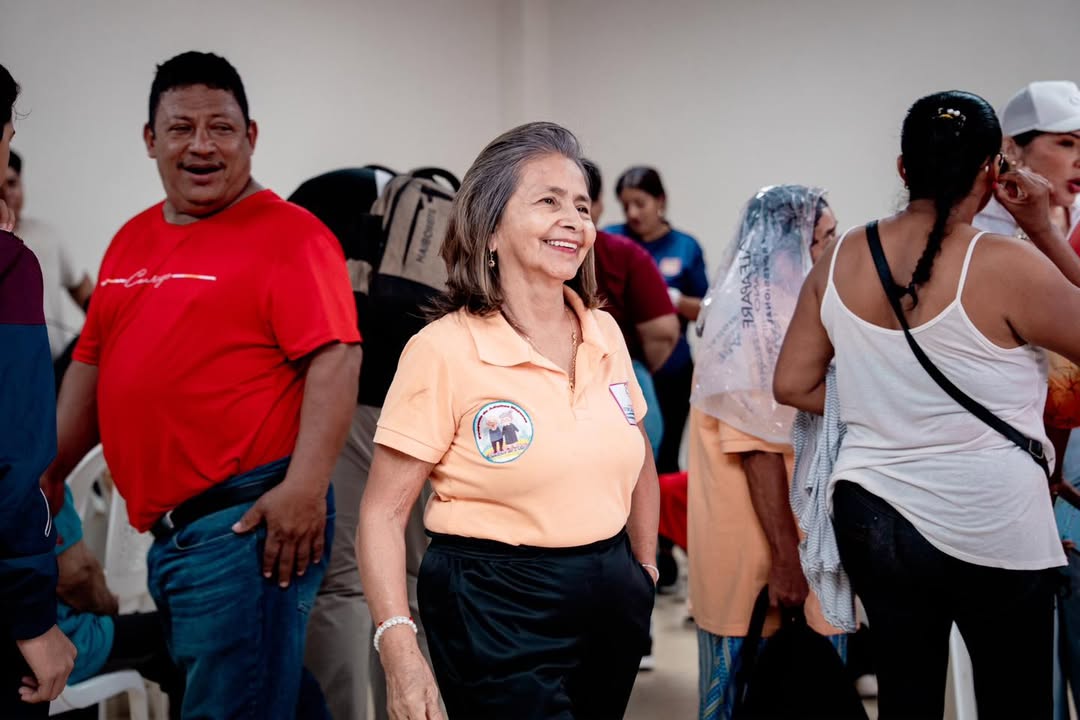 Jornada de belleza y cuidado personal llega a adultos mayores de Fátima