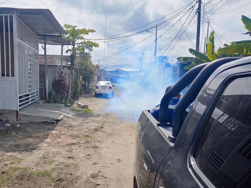 San Jacinto intensifica fumigación contra el dengue en La Victoria