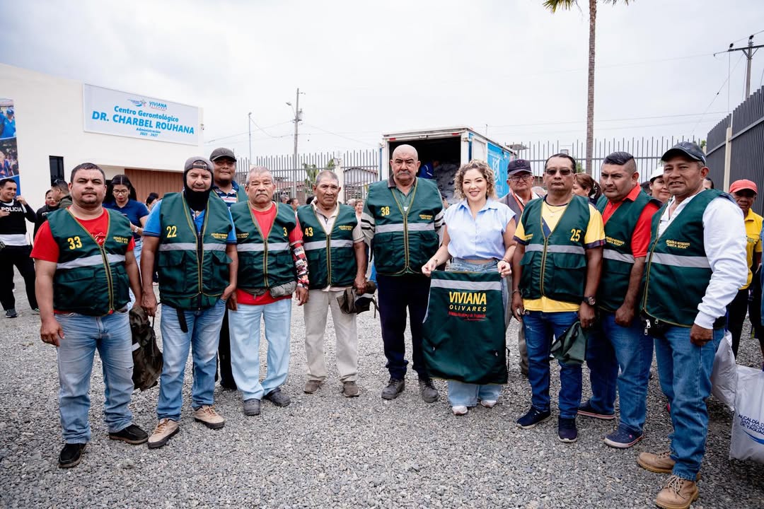 Alcaldía de San Jacinto entrega chalecos para mejorar seguridad de motorizados