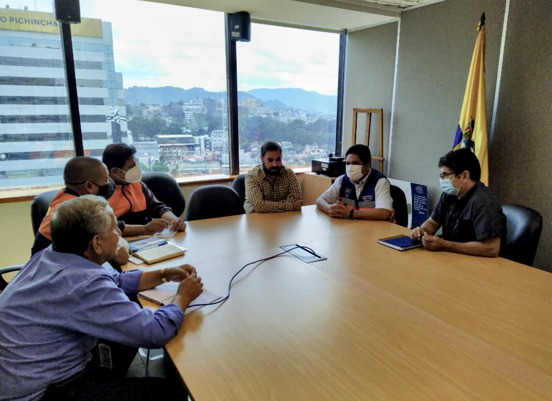 Riesgos Ecuatorianos se reunió con Coordinador Zonal 5 para atender a familias afectadas