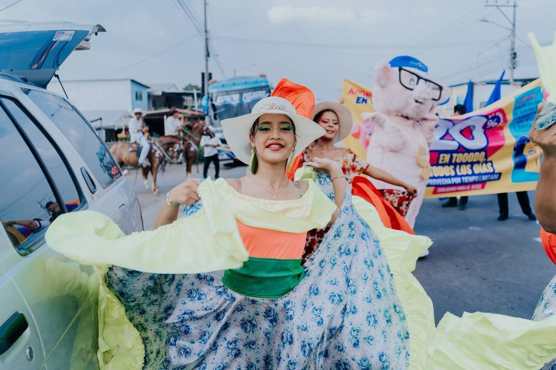 El Deseo celebró sus 86 años con desfile y reconocimiento a sus pioneros
