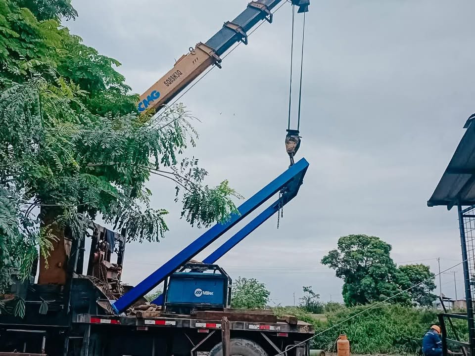 Alcaldía refuerza compuerta de Zurita para asegurar el agua y prevenir inundaciones