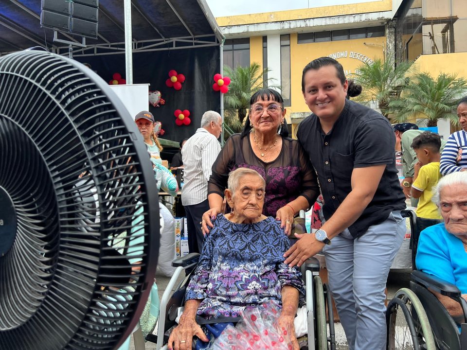 Madre Símbolo de 103 años fue el centro de atención en Naranjito