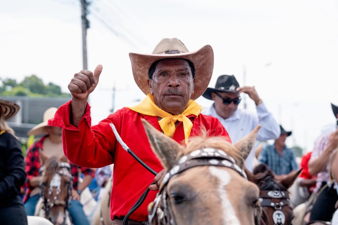 Segunda Cabalgata Dr. Charbel Rouhana recorre Yaguachi y cierra con baile en La Carlota