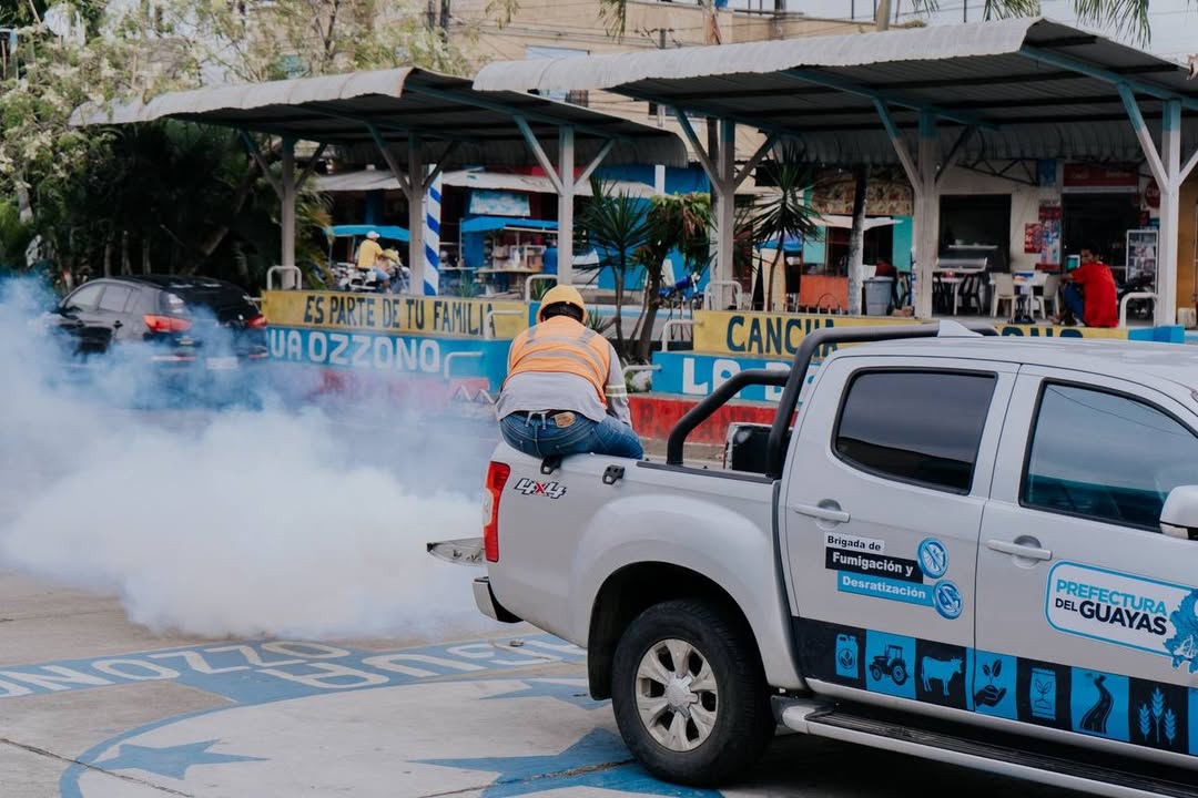 Prefectura del Guayas y Alcaldía de Yaguachi unen fuerzas contra el dengue