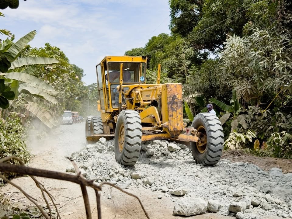 GAD San Jacinto reconformó más de 3,5 km de caminos rurales en Virgen de Fátima
