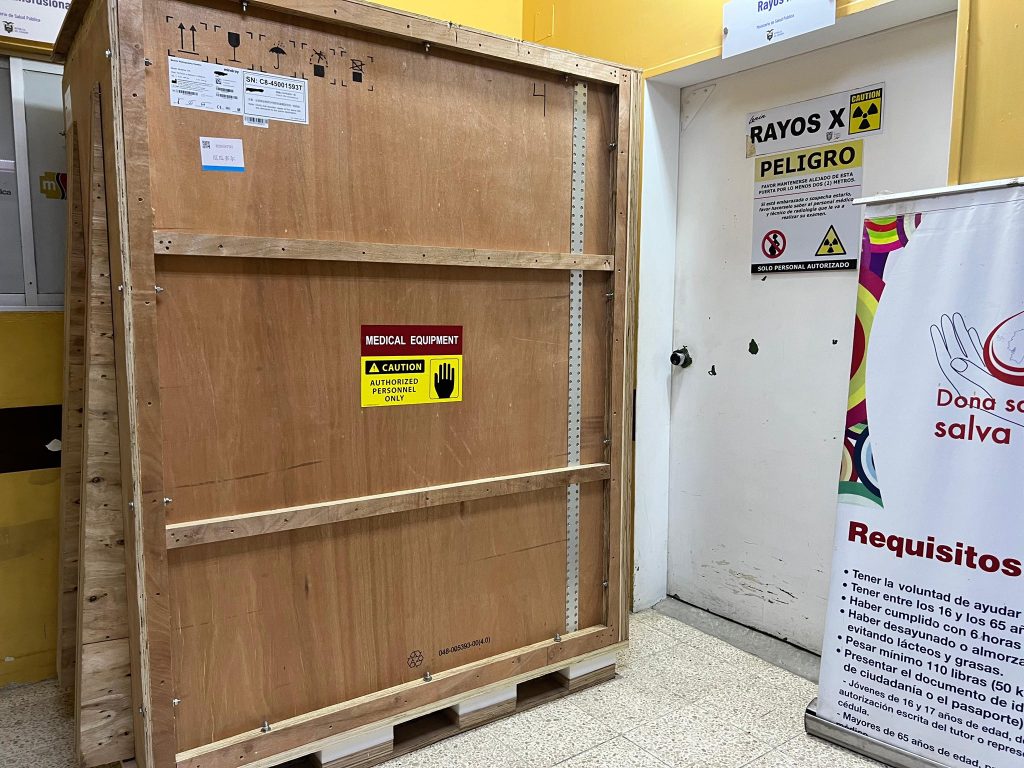 Hospital Básico Abraham Bitar Dager recibe equipo de Rayos X portátil en Naranjito