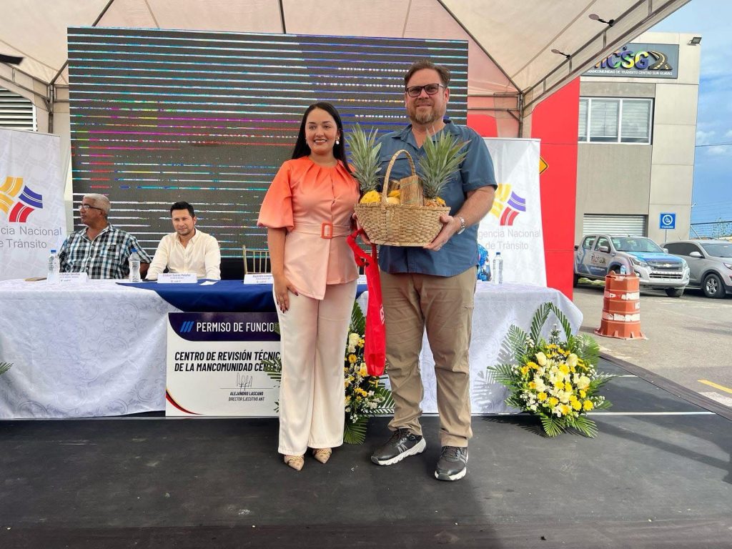 Naranjito entrega permiso al Centro de Revisión Técnica en el sur del Guayas